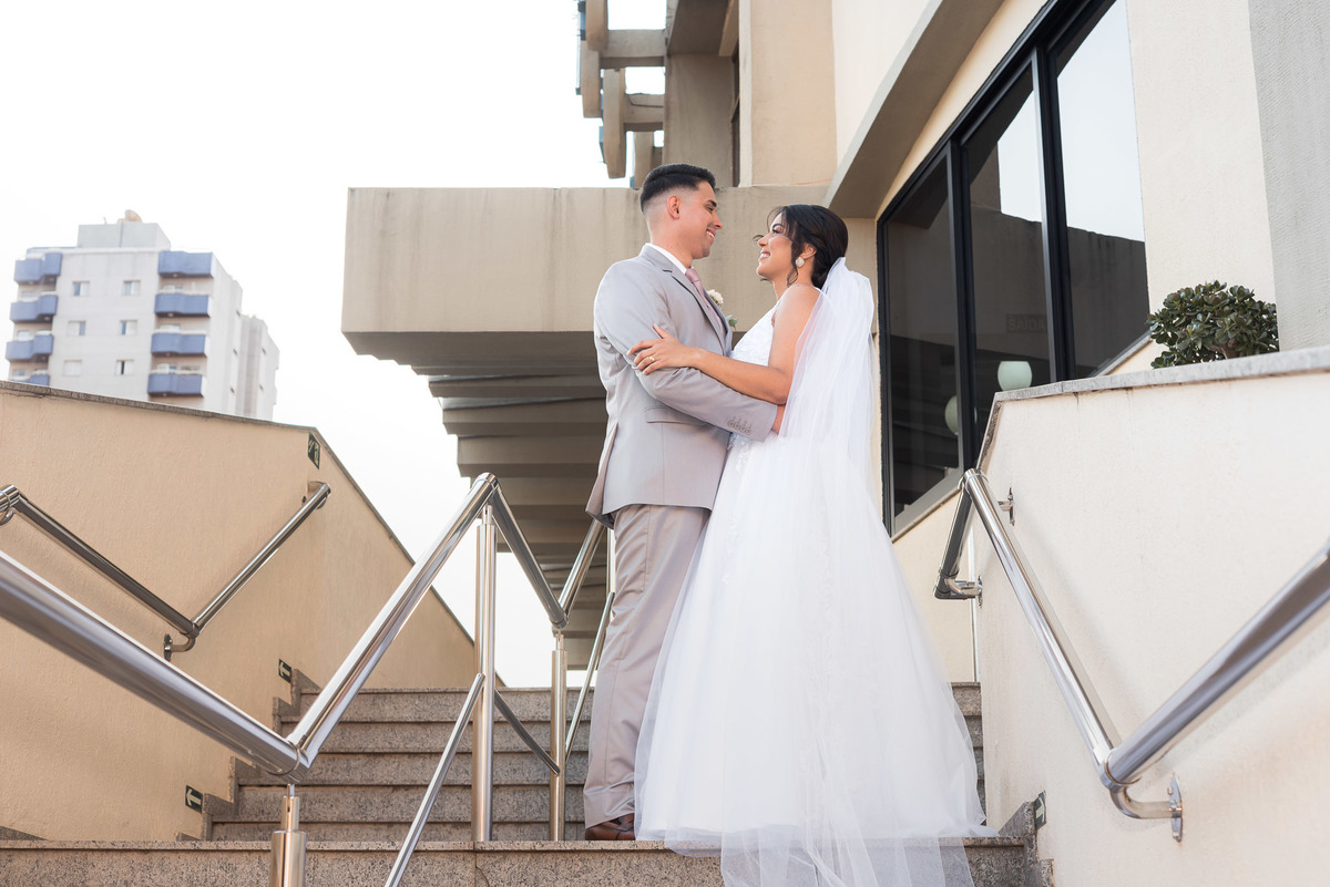 Cerimônia de casamento, vestido de noiva. terno do noivo. casamento na igreja. fotos de casamento. Jundiai, Assembleia de Deus do Vianelo, ensaio casal, fotos noivos 