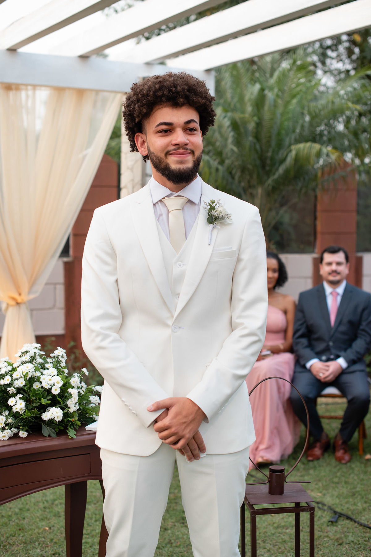 
Vestido de noiva. terno do noivo. fotos de casamento. Espaço Santa Filomena, decoração casamento, festa casamento, madrinhas, padrinhos, casamento ao ar livre, fotografo de casamento sorocaba,  fotos de casamento, fotografo de casamento jundiai,