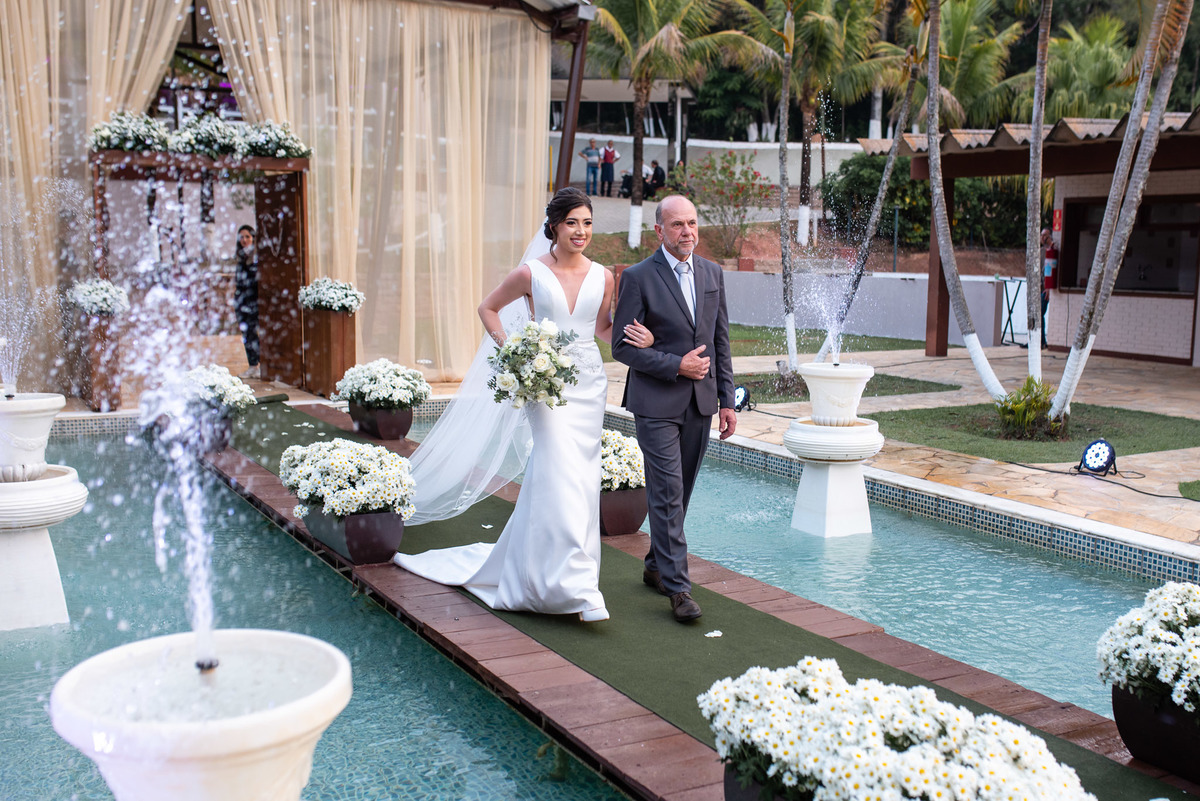 
Vestido de noiva. terno do noivo. fotos de casamento. Espaço Santa Filomena, decoração casamento, festa casamento, madrinhas, padrinhos, casamento ao ar livre, fotografo de casamento sorocaba,  fotos de casamento, fotografo de casamento jundiai,