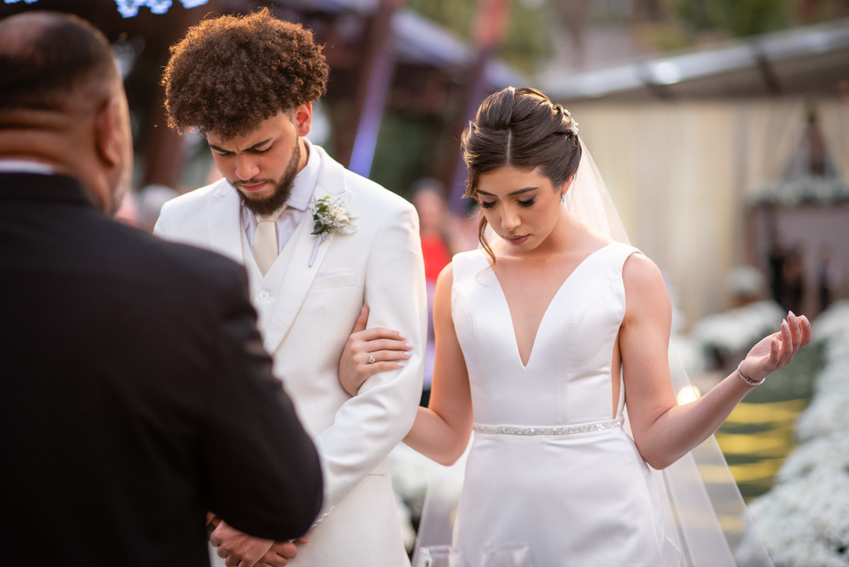 
Vestido de noiva. terno do noivo. fotos de casamento. Espaço Santa Filomena, decoração casamento, festa casamento, madrinhas, padrinhos, casamento ao ar livre, fotografo de casamento sorocaba,  fotos de casamento, fotografo de casamento jundiai,