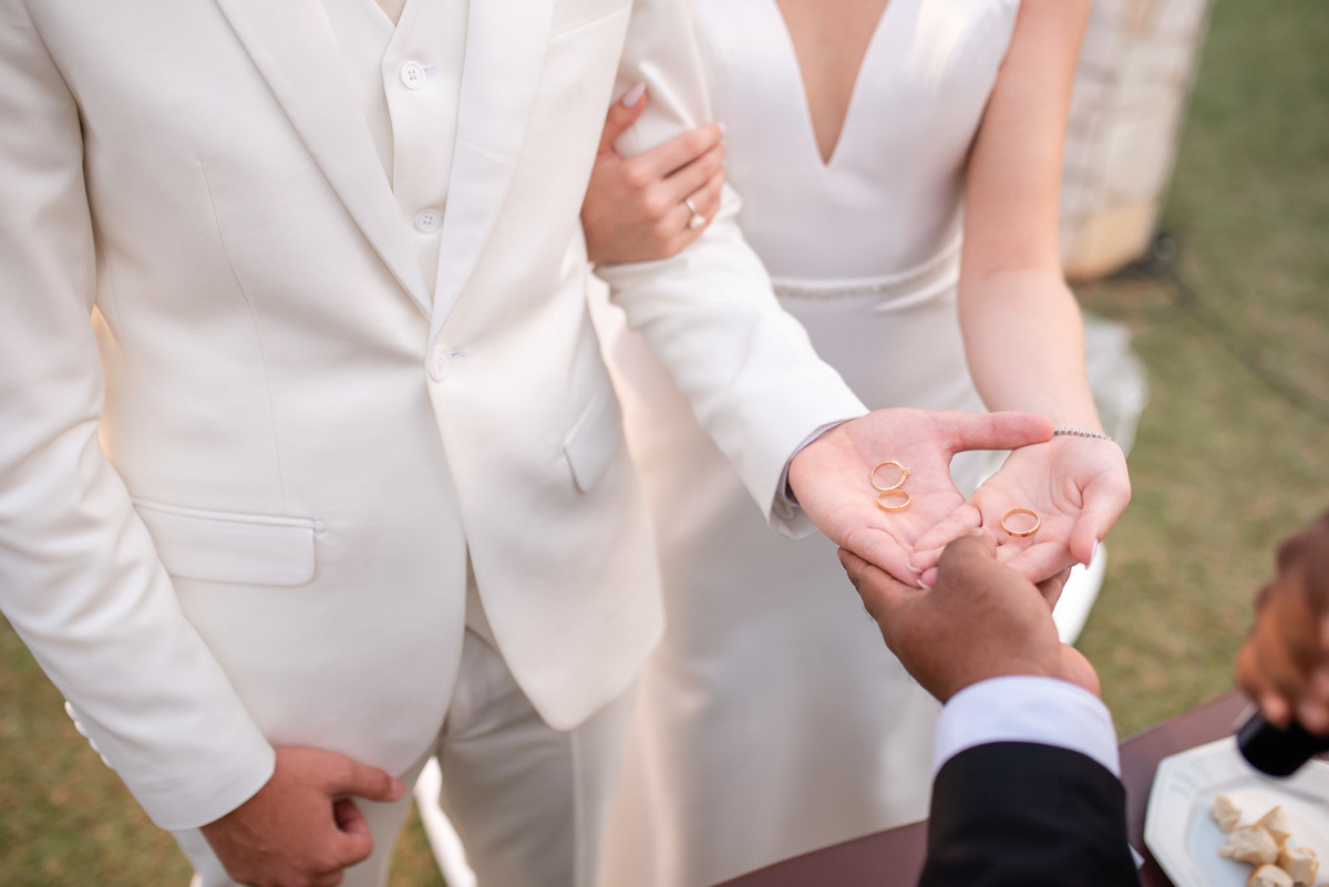 
Vestido de noiva. terno do noivo. fotos de casamento. Espaço Santa Filomena, decoração casamento, festa casamento, madrinhas, padrinhos, casamento ao ar livre, fotografo de casamento sorocaba,  fotos de casamento, fotografo de casamento jundiai,