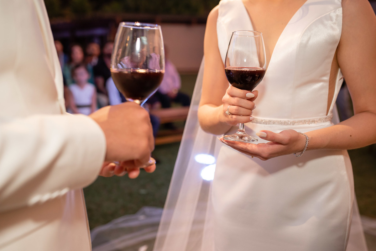 
Vestido de noiva. terno do noivo. fotos de casamento. Espaço Santa Filomena, decoração casamento, festa casamento, madrinhas, padrinhos, casamento ao ar livre, fotografo de casamento sorocaba,  fotos de casamento, fotografo de casamento jundiai,