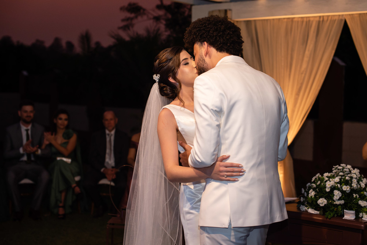 
Vestido de noiva. terno do noivo. fotos de casamento. Espaço Santa Filomena, decoração casamento, festa casamento, madrinhas, padrinhos, casamento ao ar livre, fotografo de casamento sorocaba,  fotos de casamento, fotografo de casamento jundiai,