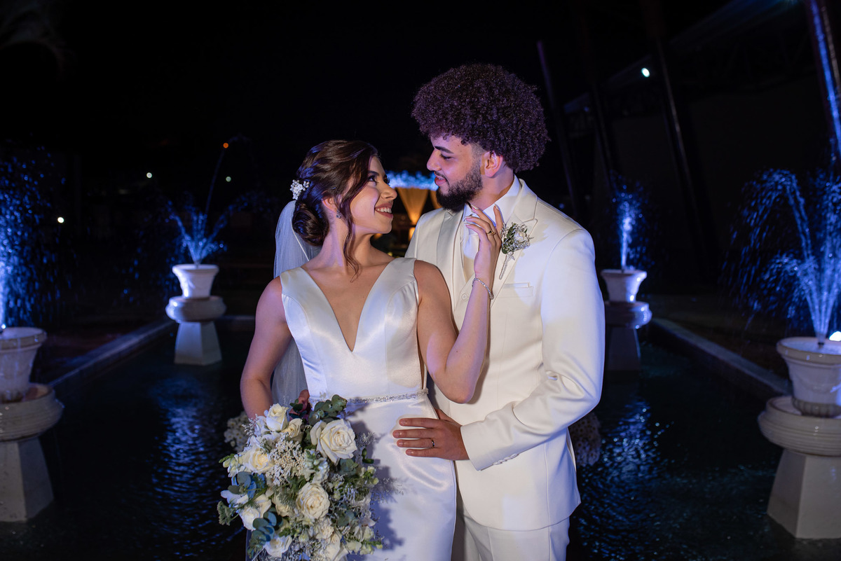 Vestido de noiva. terno do noivo. fotos de casamento. Espaço Santa Filomena, decoração casamento, festa casamento, fotografo de casamento sorocaba,  fotos de casamento, fotografo de casamento jundiai, ensaio casal
