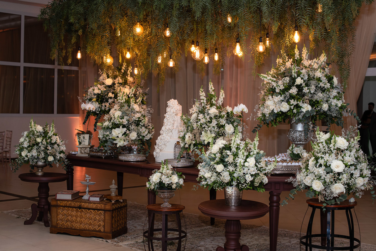 Vestido de noiva. terno do noivo. fotos de casamento. Espaço Santa Filomena, decoração casamento, festa casamento, fotografo de casamento sorocaba,  fotos de casamento, fotografo de casamento jundiai, ensaio casal
