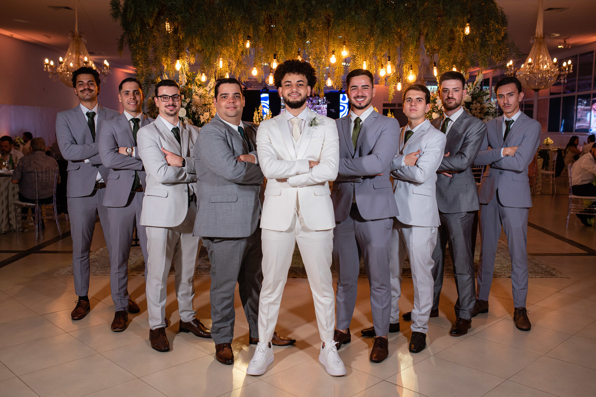 Vestido de noiva. terno do noivo. fotos de casamento. Espaço Santa Filomena, decoração casamento, festa casamento, fotografo de casamento sorocaba,  fotos de casamento, fotografo de casamento jundiai, festa de casamento