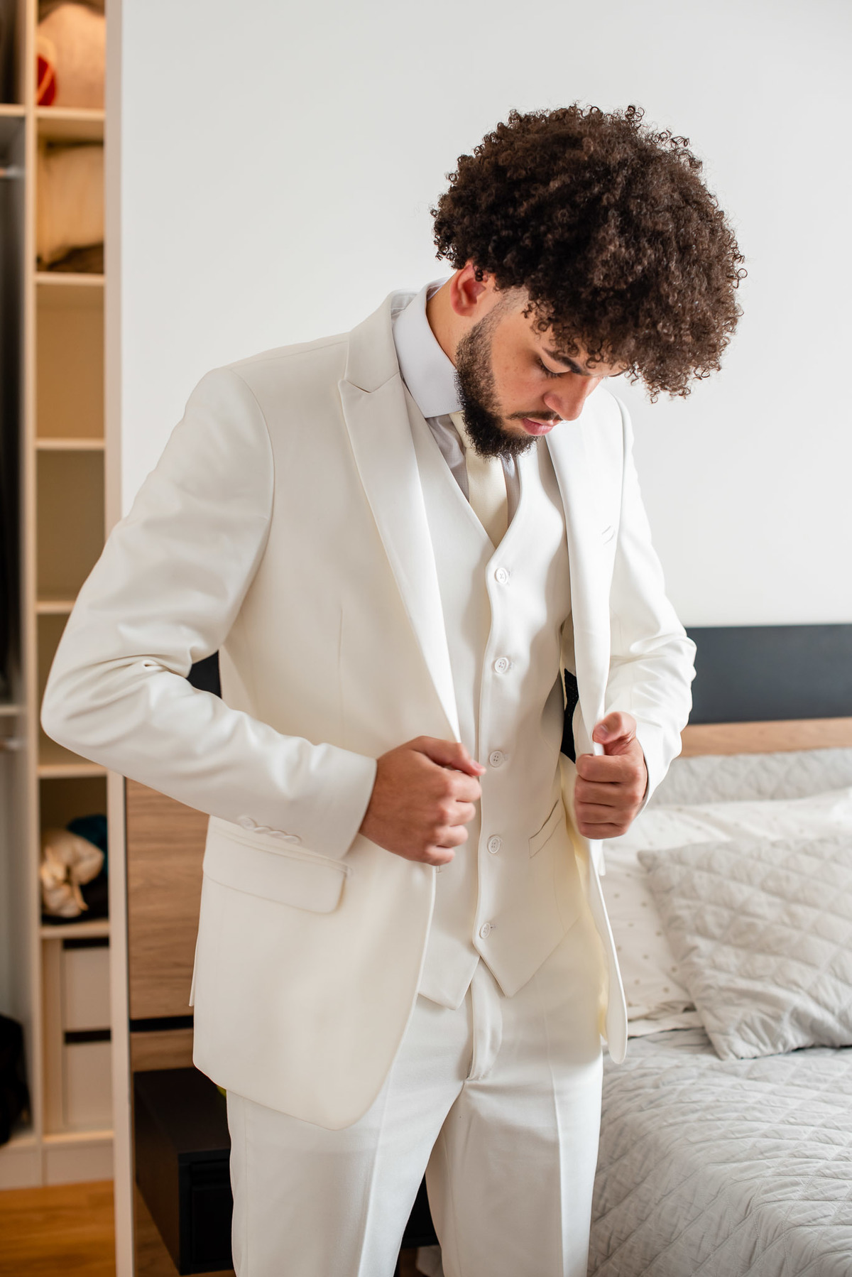 making off do noivo, fotos de casamento, fotografo de casamento jundiai, terno do noivo, fotografo de casamento sorocaba