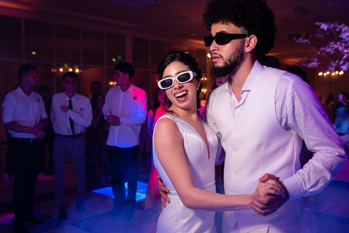 Vestido de noiva. terno do noivo. fotos de casamento. Espaço Santa Filomena, decoração casamento, festa casamento, fotografo de casamento sorocaba,  fotos de casamento, fotografo de casamento jundiai, festa de casamento, balada, valsa noivos