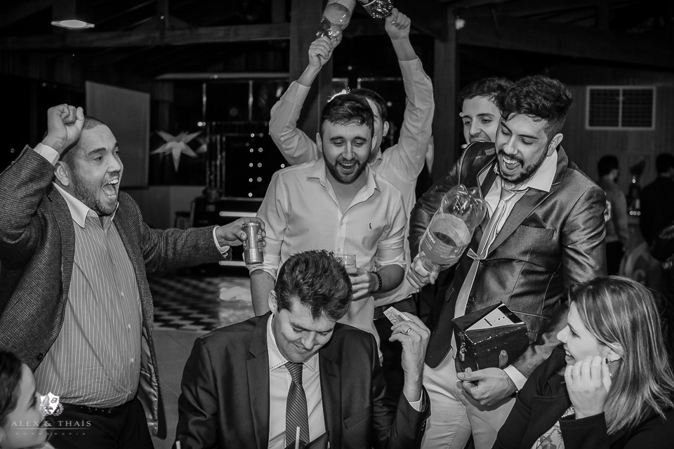 festa casamento, wedding, casamento vale verde, festa no vale verde, corte da gravata, gravata do noivo, momento decisivo, poder da autoria, cauany martinelli, rafael baldan, alex e thais fotografia