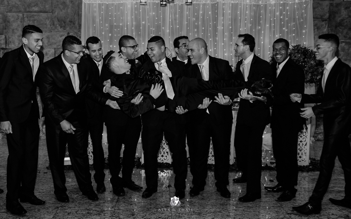 Noivos Larissa e Vitor, Fotos padrinhos no Salão Paraiso. 