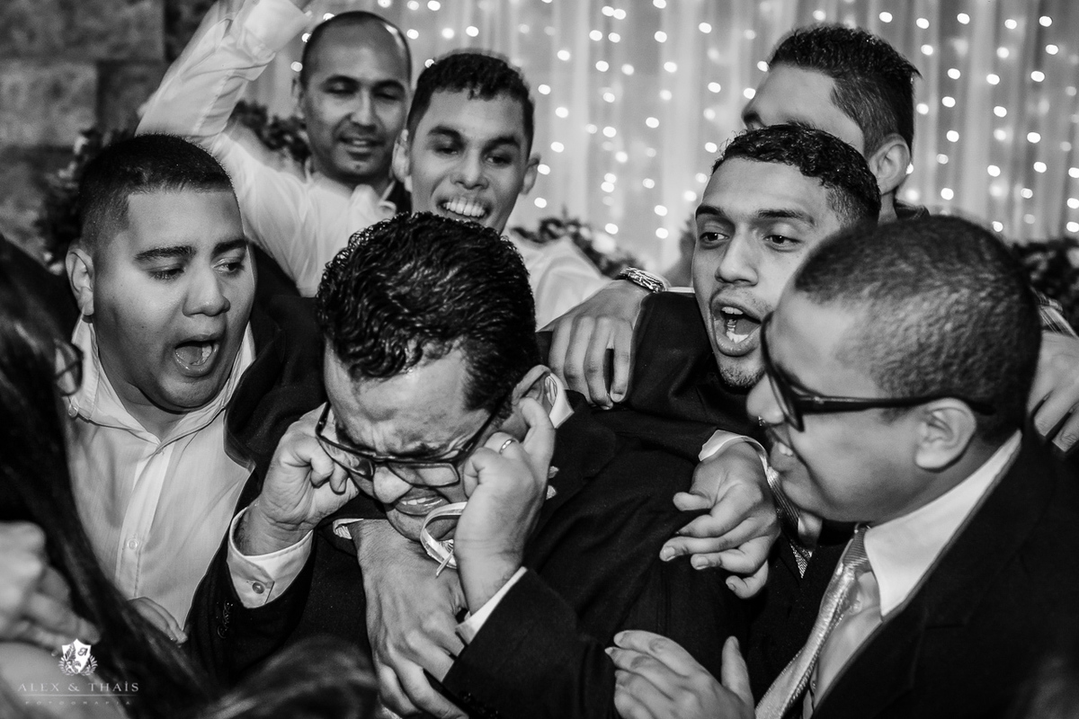 casamento Larissa e Vitor festa no salão Paraiso, Hora da Gravata