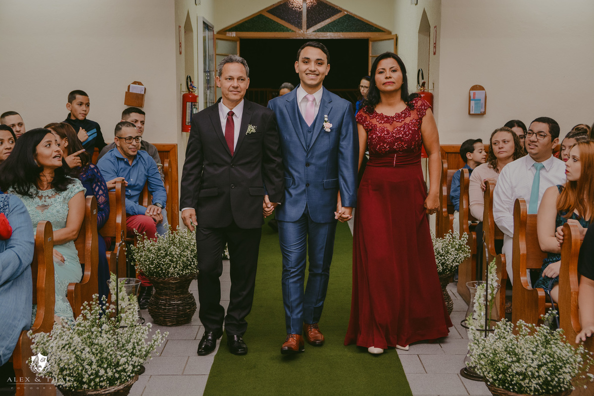Cerimonia casamento na igreja Assembleia de Deus - Caxambu
