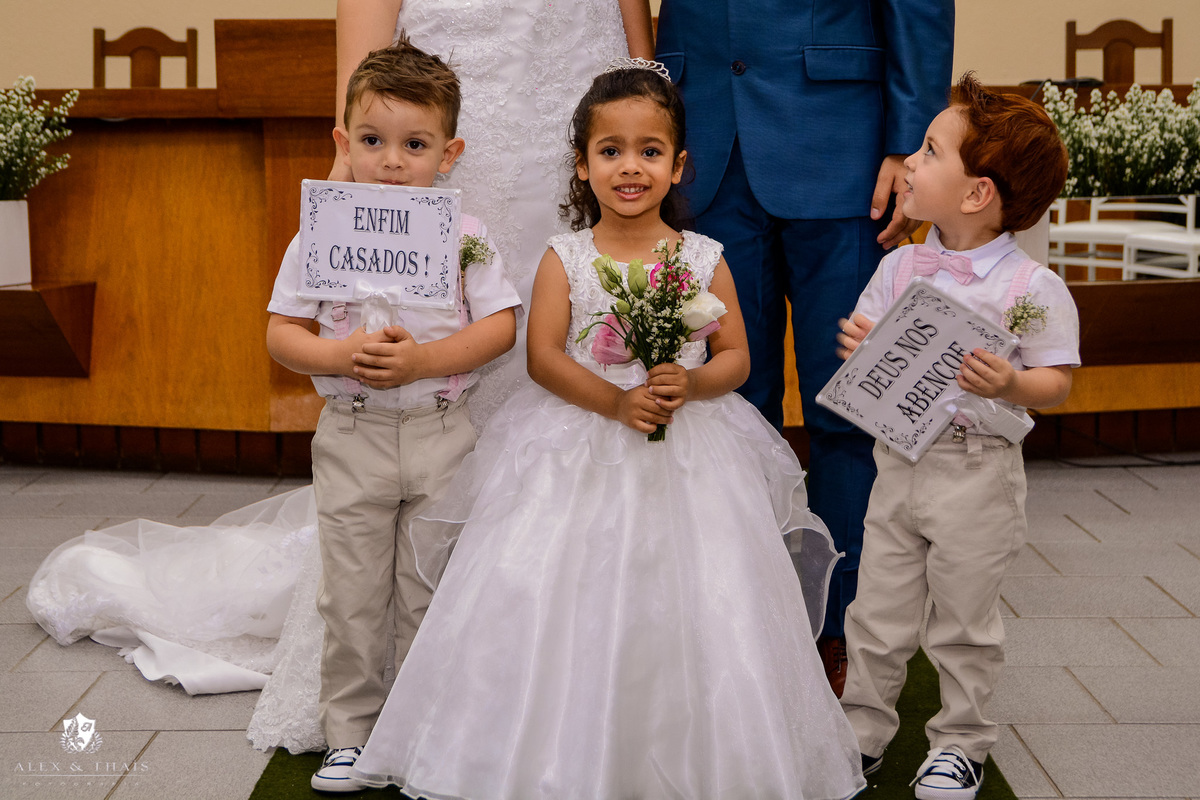 Cerimonia casamento na igreja Assembleia de Deus - Caxambu