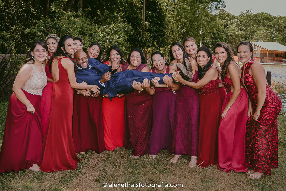 Fotos de casamento no vale verde, foto padrinhos de casamento, vestido madrinha