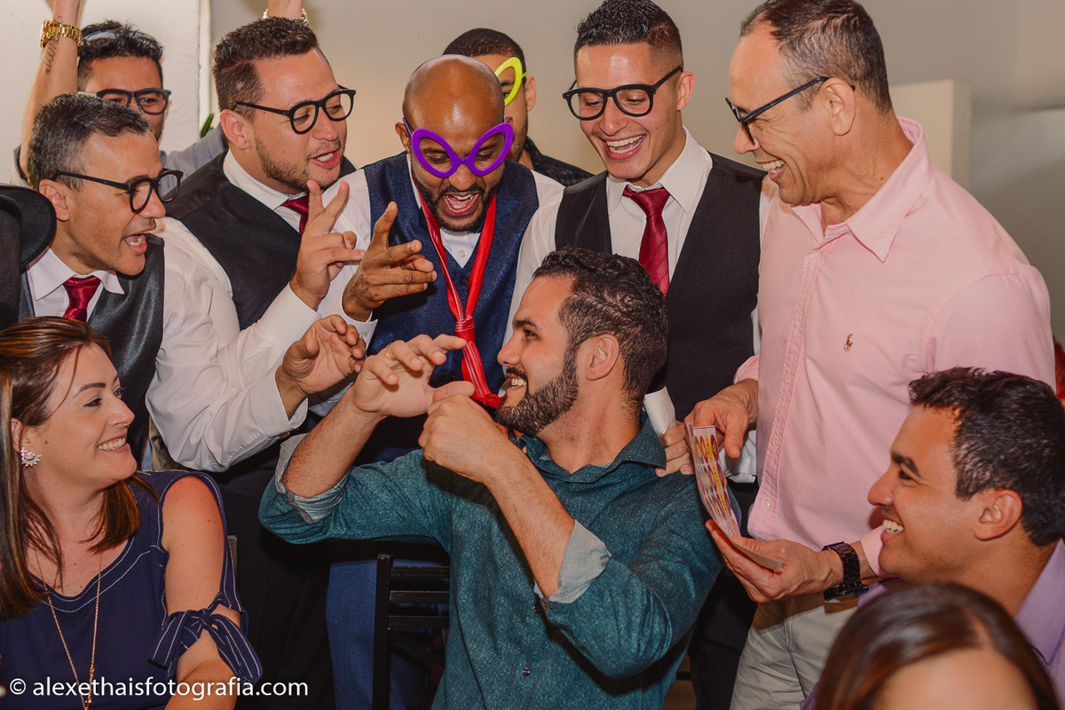 Fotos da festa de casamento, recepção no vale verde, hora da gravata