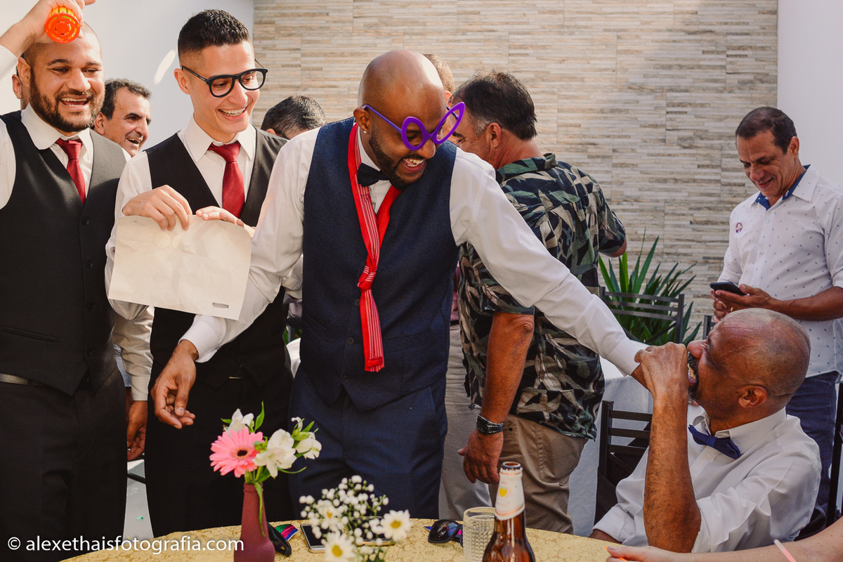Fotos da festa de casamento, recepção no vale verde, hora da gravata