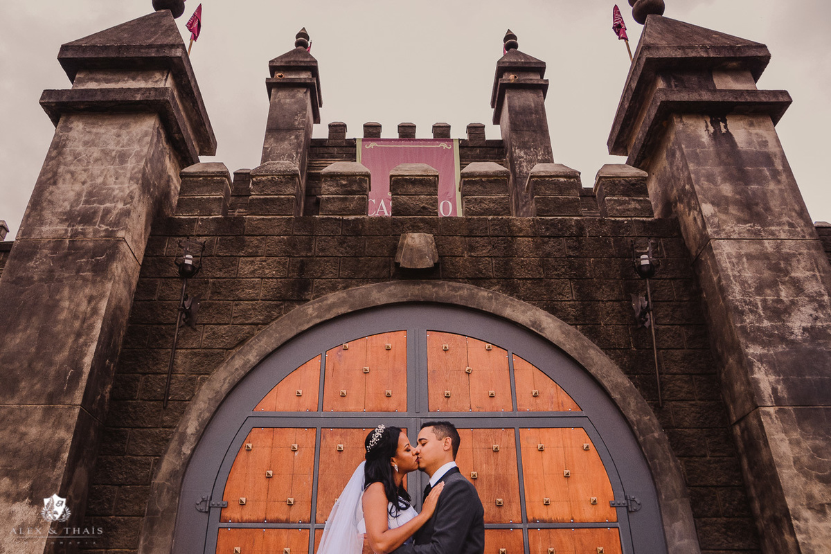 Ensaio Noivos após cerimonia de casamento - Castelo dos Vinhais, trash tree dress