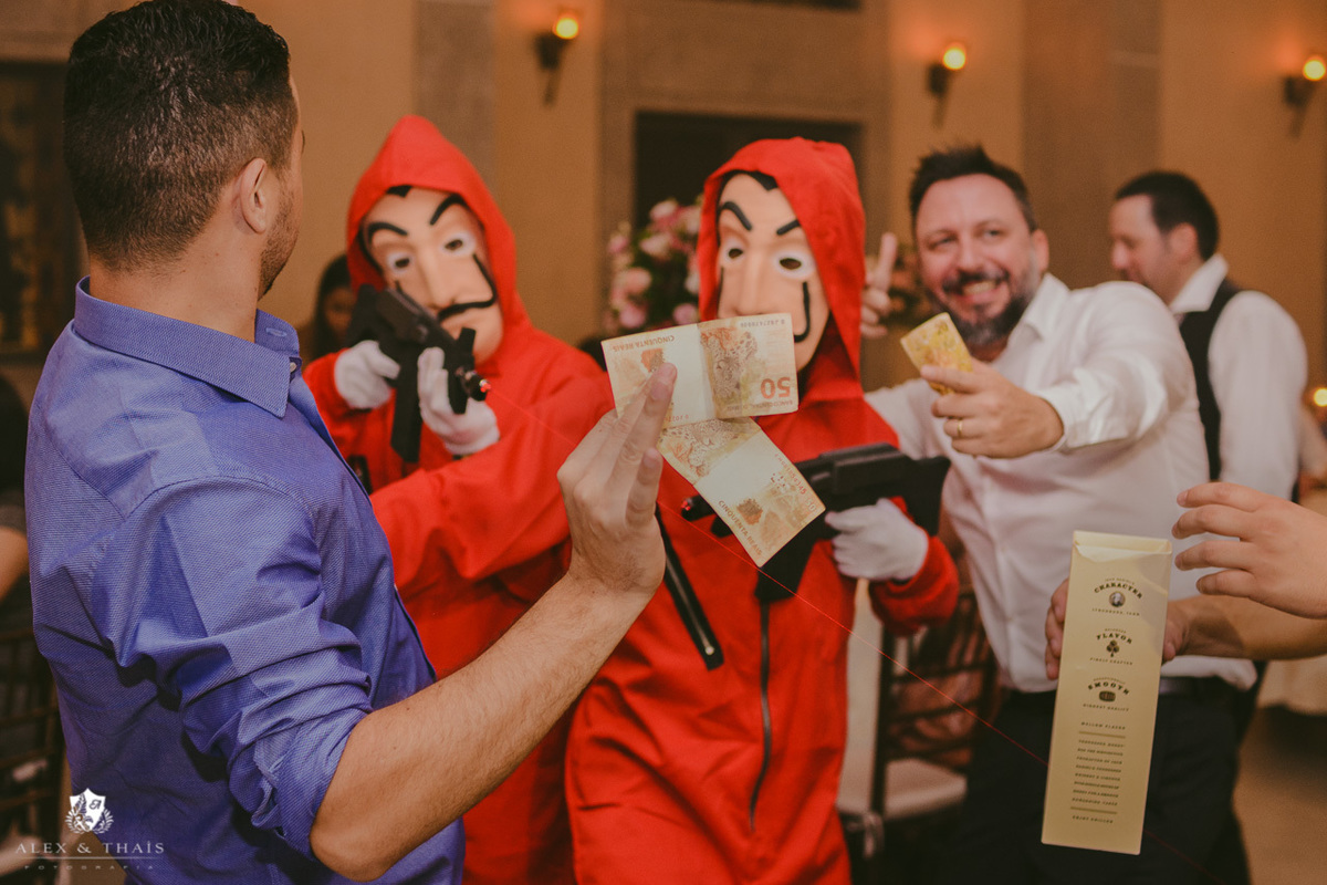 Vamos Cortar a Gravata do Noivo, La Casa de Papel, sequestro dos noivos - Recepção Castelo dos Vinhais