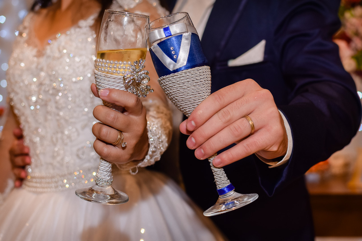 Fotos da festa de casamento, recepção no vale verde,  tacas dos noivos. alianças de noivos.