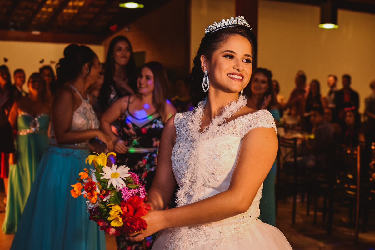 Fotos da festa de casamento, recepção no vale verde, buque da noiva.
