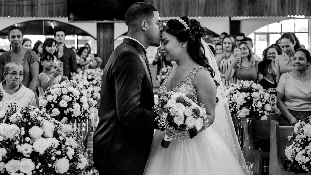 Cerimonia de casamento na assembleia de Deus sede vianelo