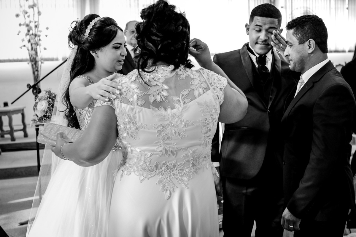 Cerimonia de casamento na assembleia de Deus sede vianelo