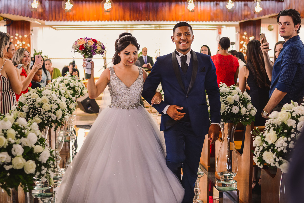 Cerimonia de casamento na assembleia de Deus sede vianelo
