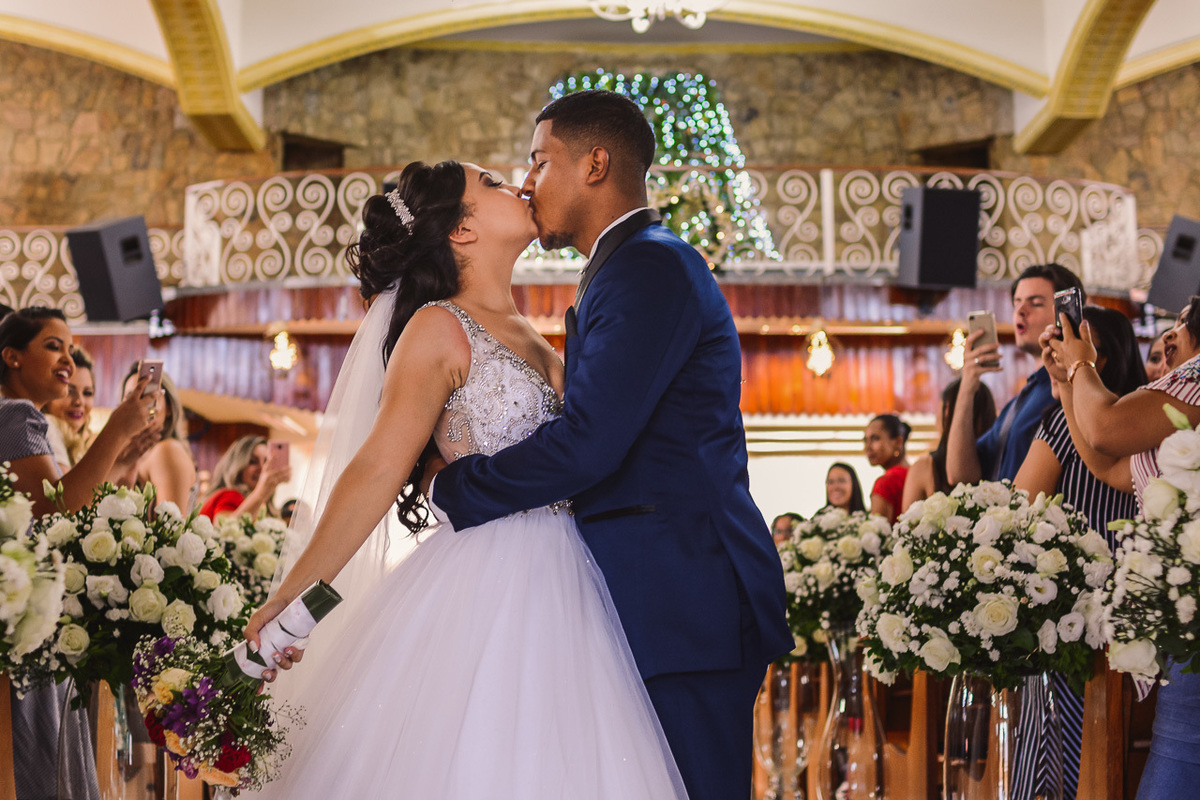 Cerimonia de casamento na assembleia de Deus sede vianelo