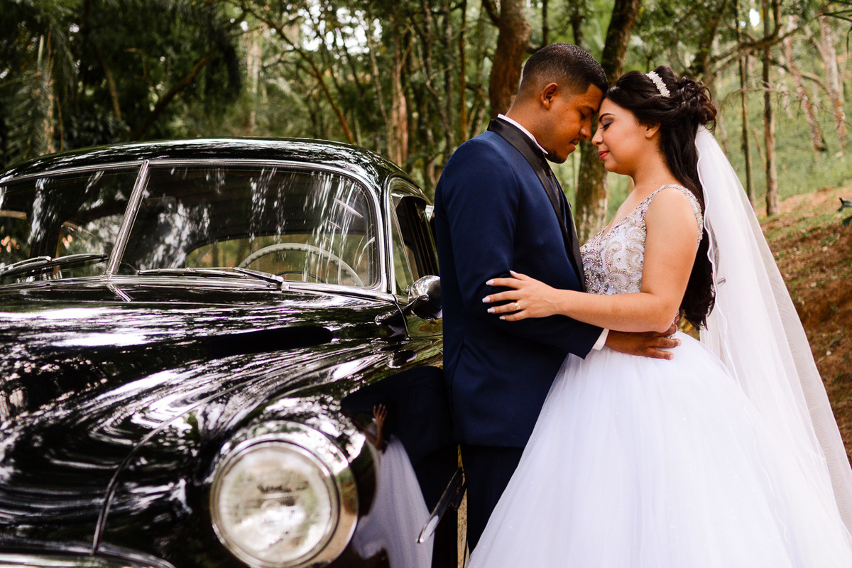 Fotos de casamento no sito do vovo, vestido de noiva, terno noivo.