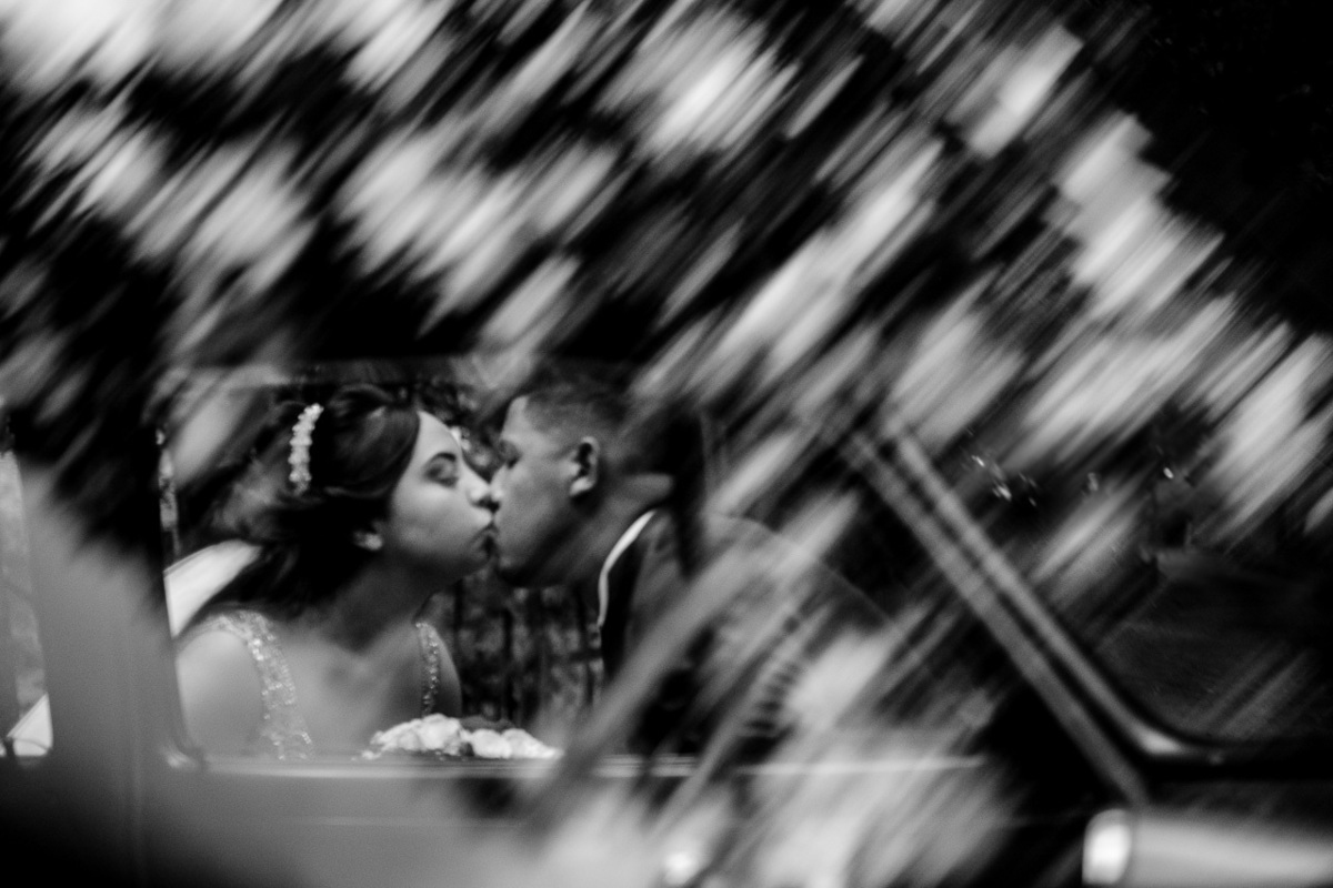 Fotos de casamento no sito do vovo, vestido de noiva, terno noivo.