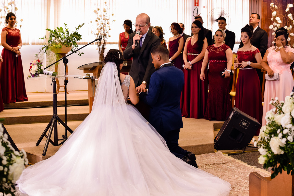 Cerimonia de casamento na assembleia de Deus sede vianelo
