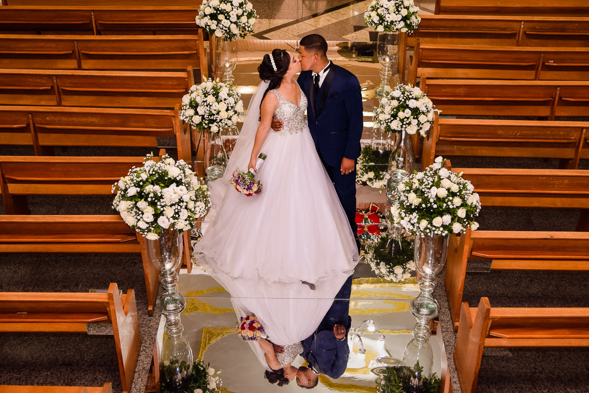 Cerimonia de casamento na assembleia de Deus sede vianelo