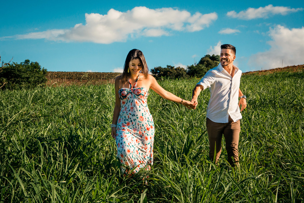 ensaio Pré-Wedding dos noivos Tamy e Junior,  no Vinha em louveira. Plantação de Uva. Ensaio noivos. Pre wedding na vinha. vinicola. Pre Wedding diferente.