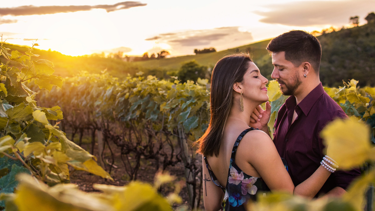 ensaio Pré-Wedding dos noivos Tamy e Junior,  no Vinha em louveira. Plantação de Uva. Ensaio noivos. Pre wedding na vinha. vinicola. Pre Wedding diferente.