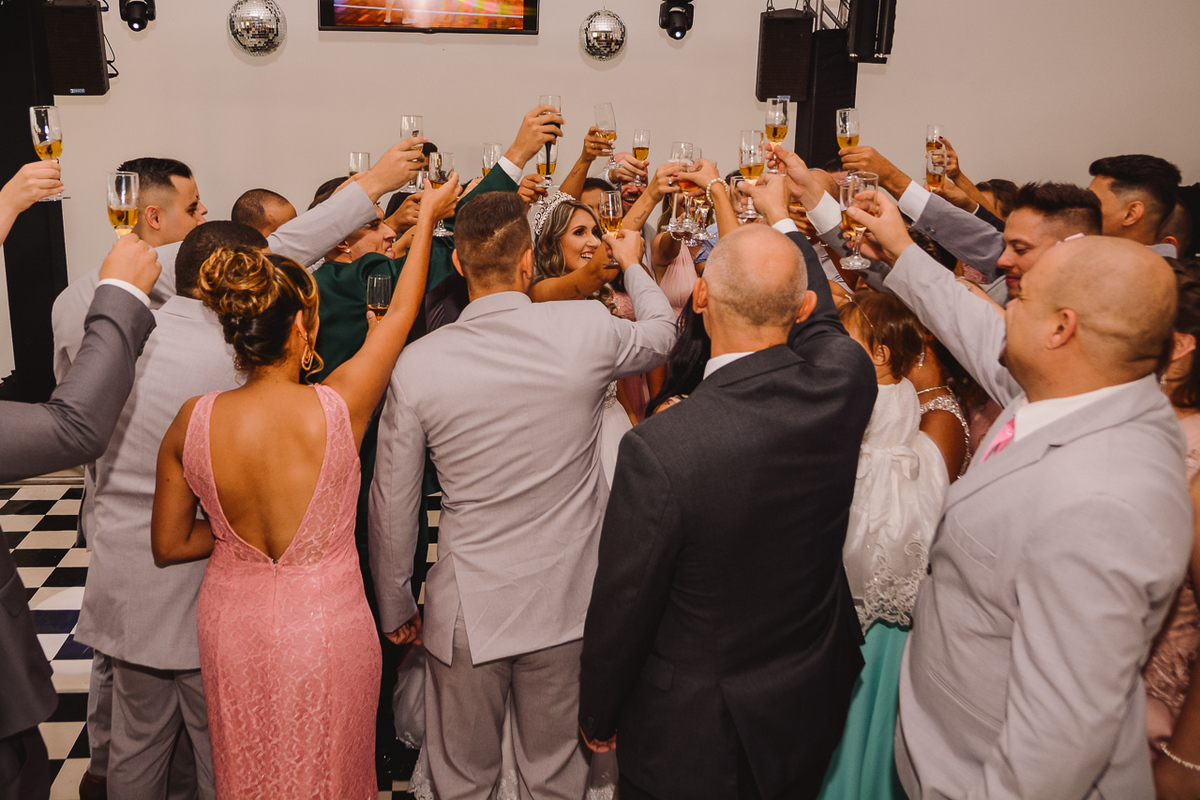 Recepção de casamento. Festa de casamento Sessão de fotos dos noivos. Espaço di Florença