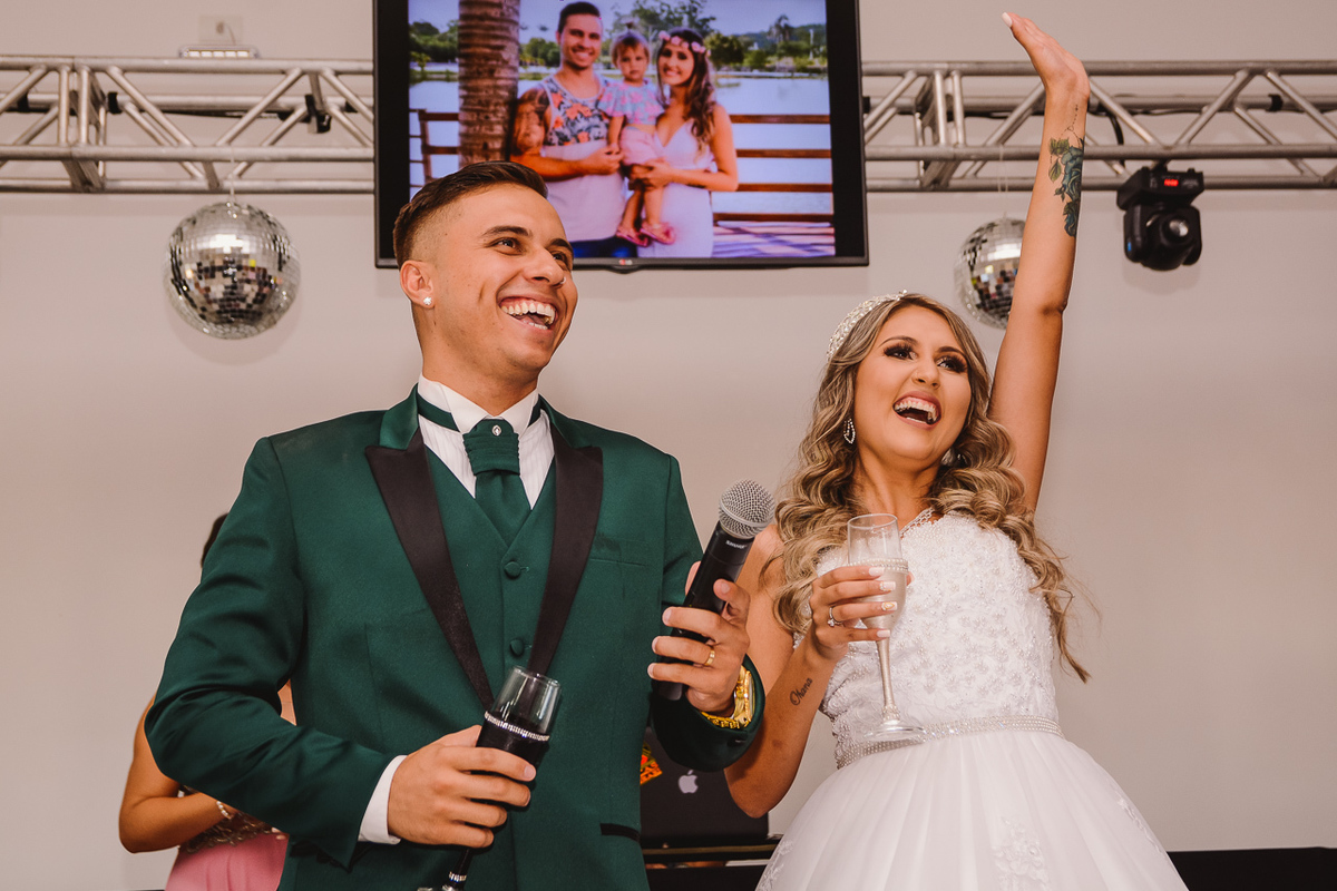 Recepção de casamento. Festa de casamento Sessão de fotos dos noivos. Espaço di Florença