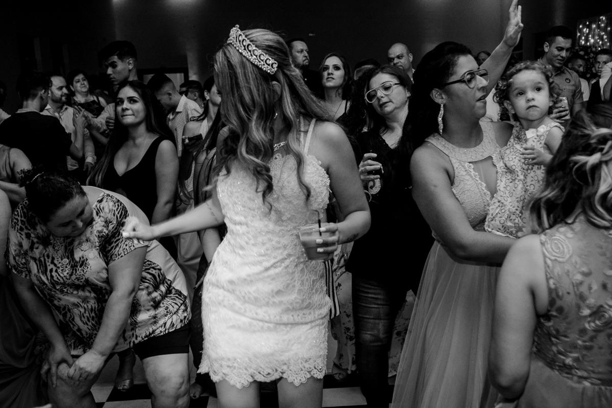 Recepção de casamento. Festa de casamento Sessão de fotos dos noivos. Espaço di Florença. Balada de casamento.