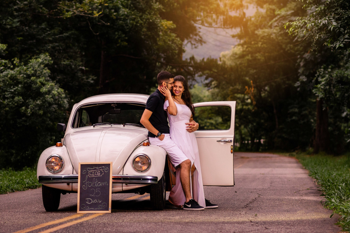 Pre Wedding na serra do japi jundiai-sp. pre wedding na chuva. Ensaio pre wedding com fusca. ideia de pre wedding. fusca.