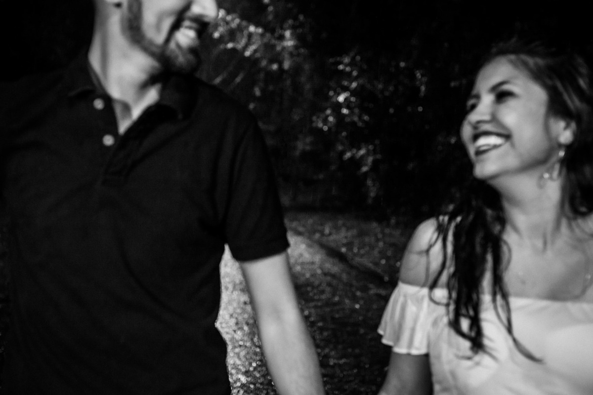 Pre Wedding na serra do japi jundiai-sp. pre wedding na chuva. Ensaio pre wedding com fusca. ideia de pre wedding. fusca.