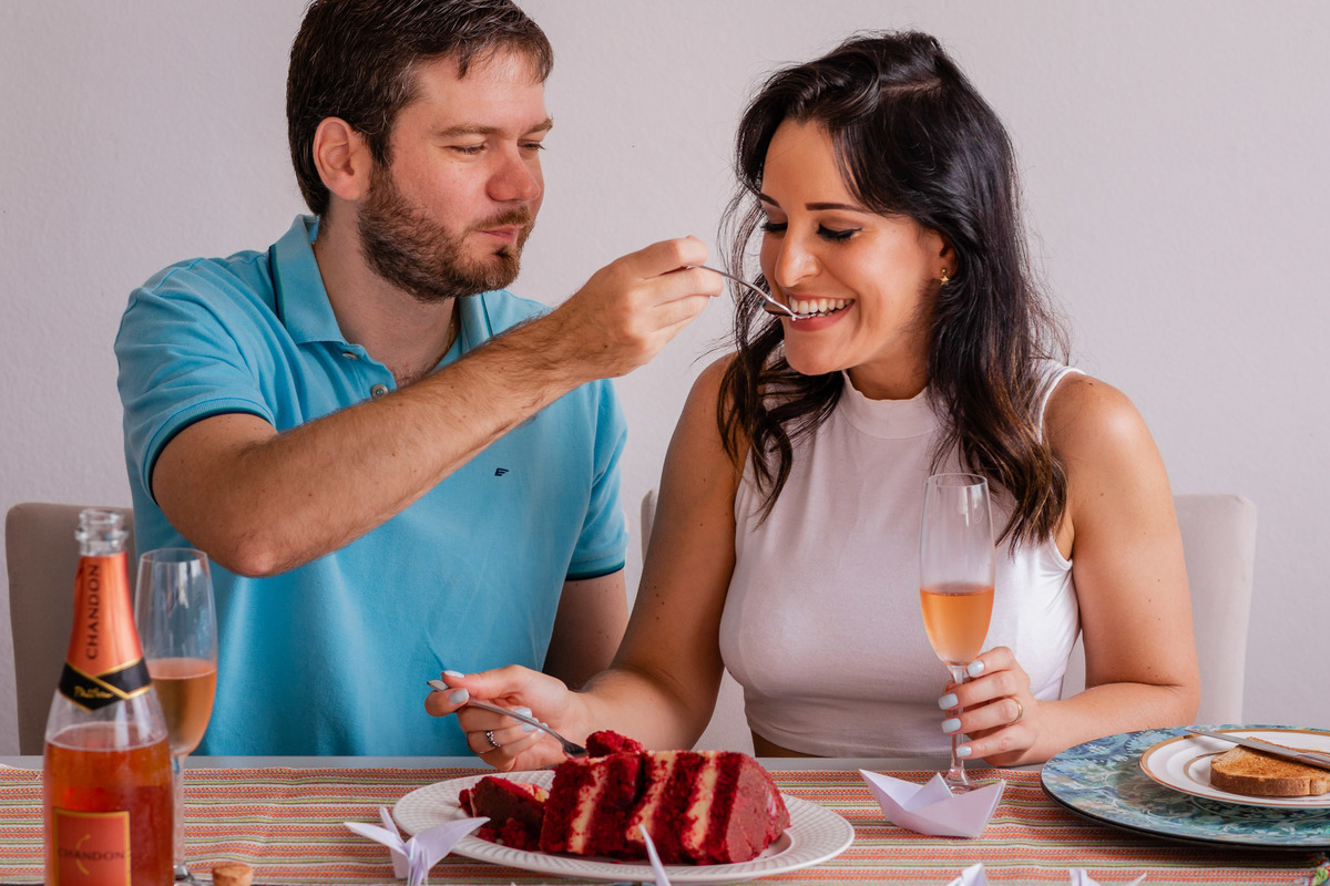 Ensaio, comemoração bodas de papel. 1 ano de casados. Ideias Bodas de Papel