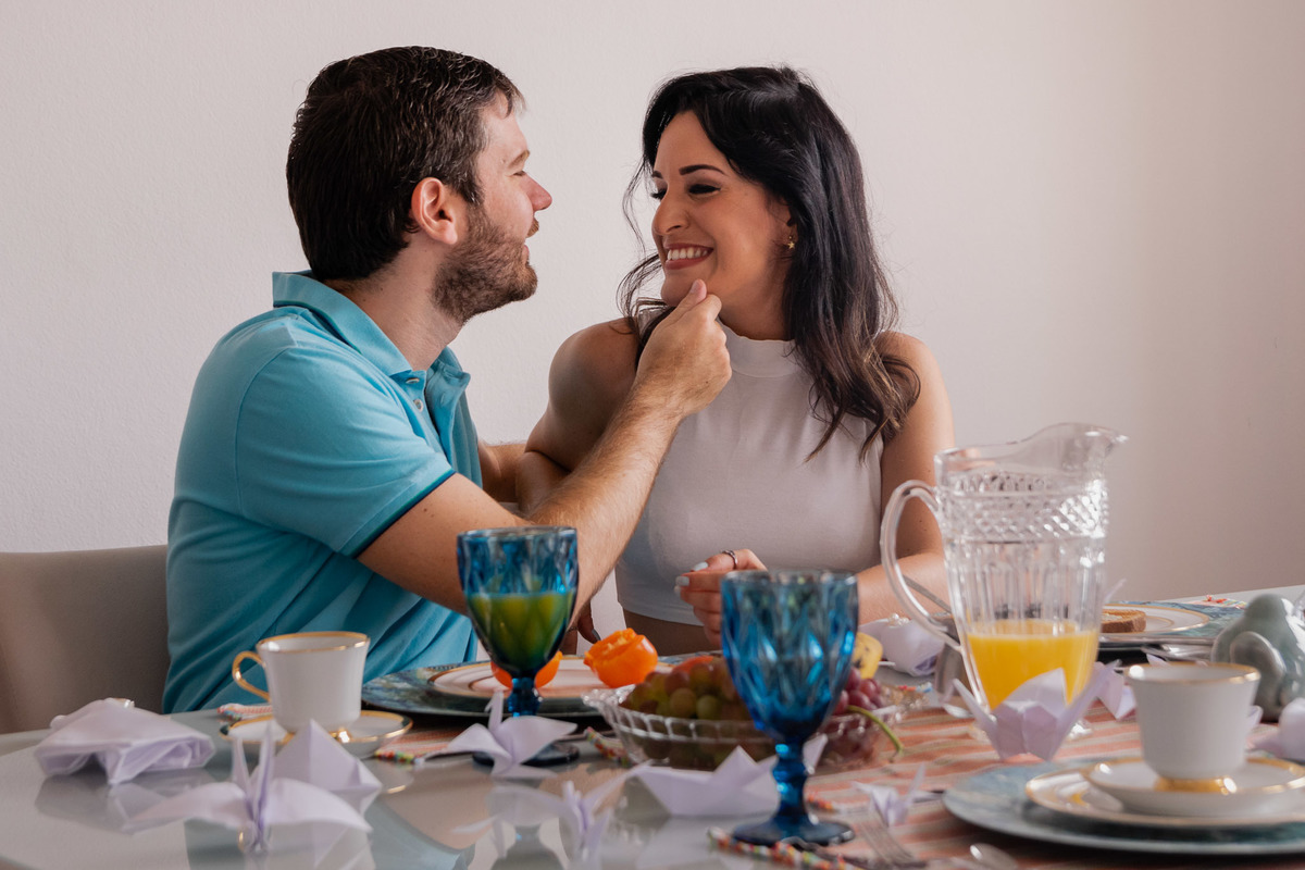 Ensaio, comemoração bodas de papel. 1 ano de casados. Ideias Bodas de Papel