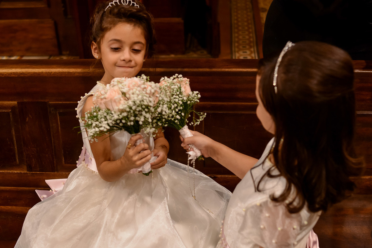 Cerimonia de casamento na catedral nossa senhora do desterro - jundiaí. Noivinhas