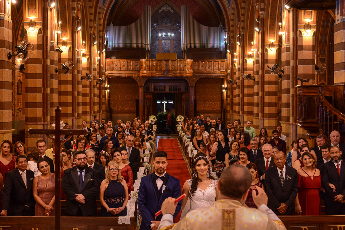 Cerimonia de casamento na catedral nossa senhora do desterro - jundiaí. Vestido da noiva.