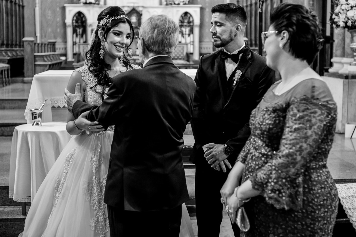 Cerimonia de casamento na catedral nossa senhora do desterro - jundiaí. Vestido da noiva.