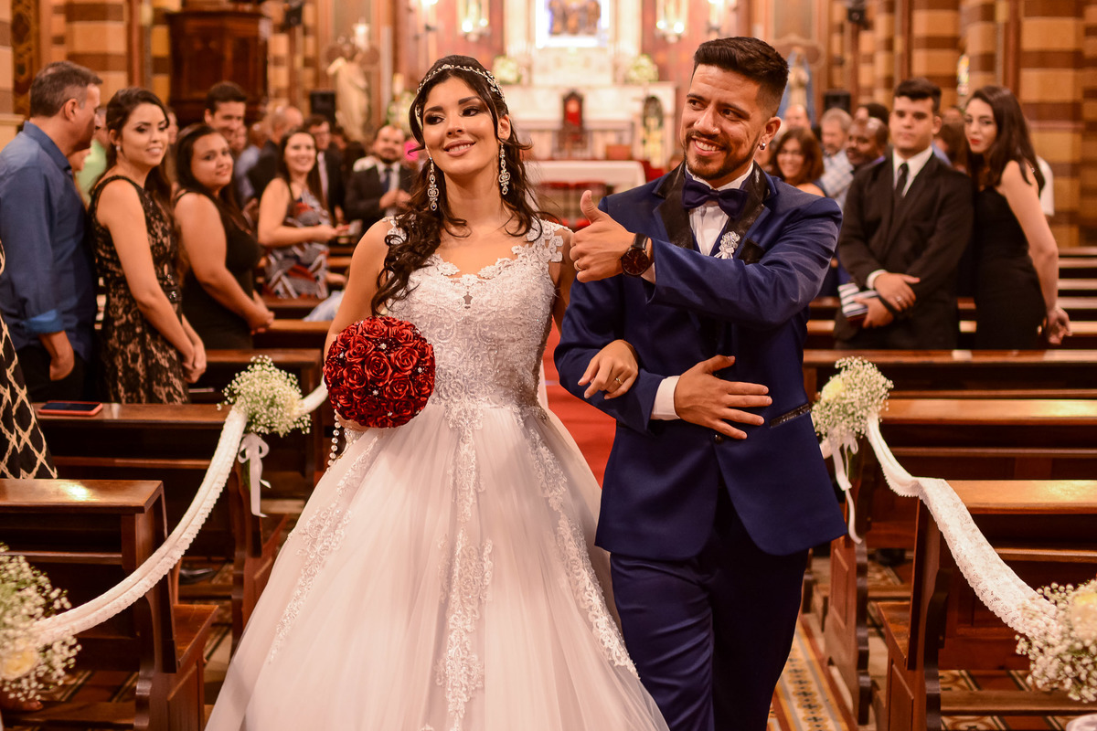 Cerimonia de casamento na catedral nossa senhora do desterro - jundiaí. Vestido da noiva.
