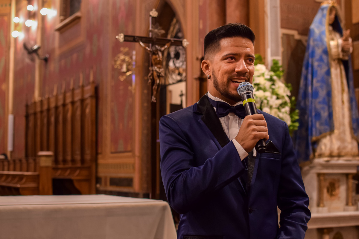 Cerimonia de casamento na catedral nossa senhora do desterro - jundiaí.  Terno do noivo.