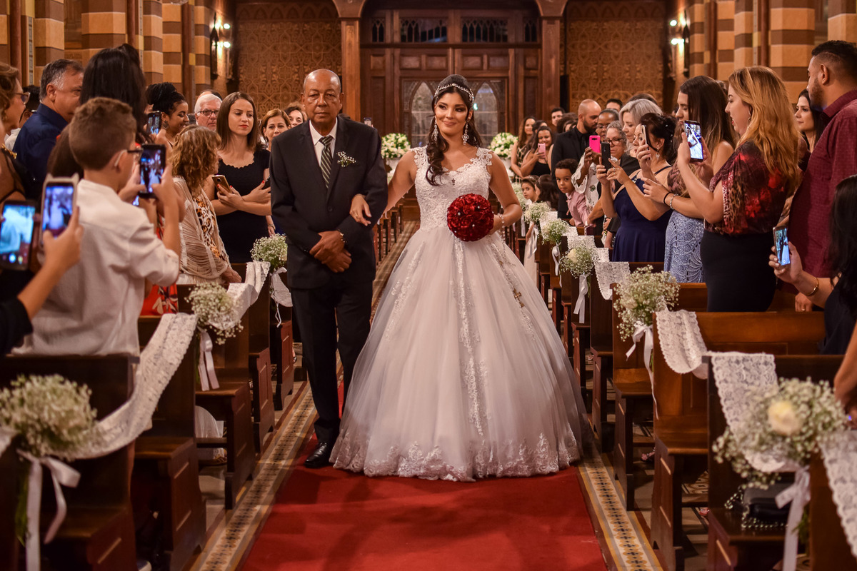 Cerimonia de casamento na catedral nossa senhora do desterro - jundiaí.  Vestido da Noiva.