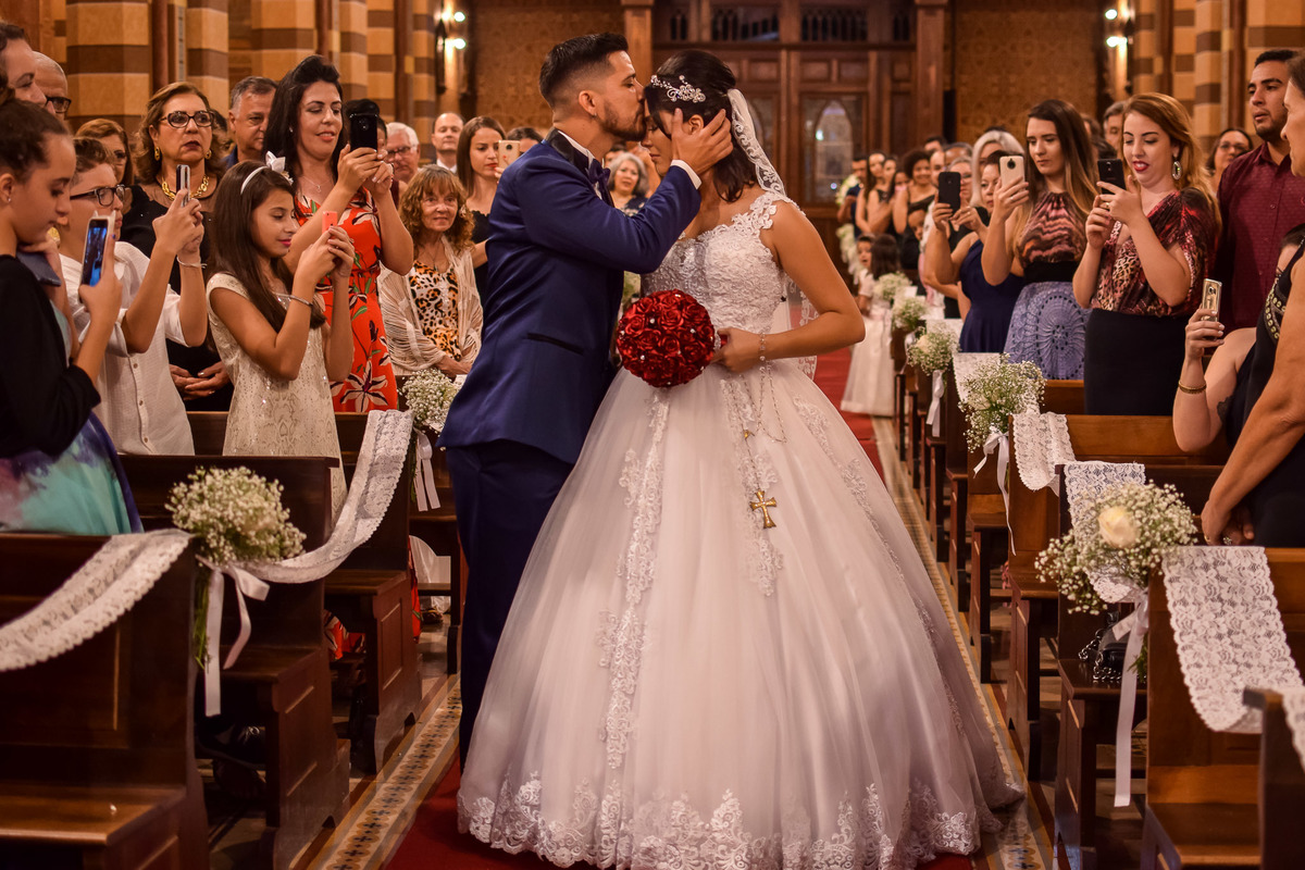 Cerimonia de casamento na catedral nossa senhora do desterro - jundiaí.  Vestido de noiva.