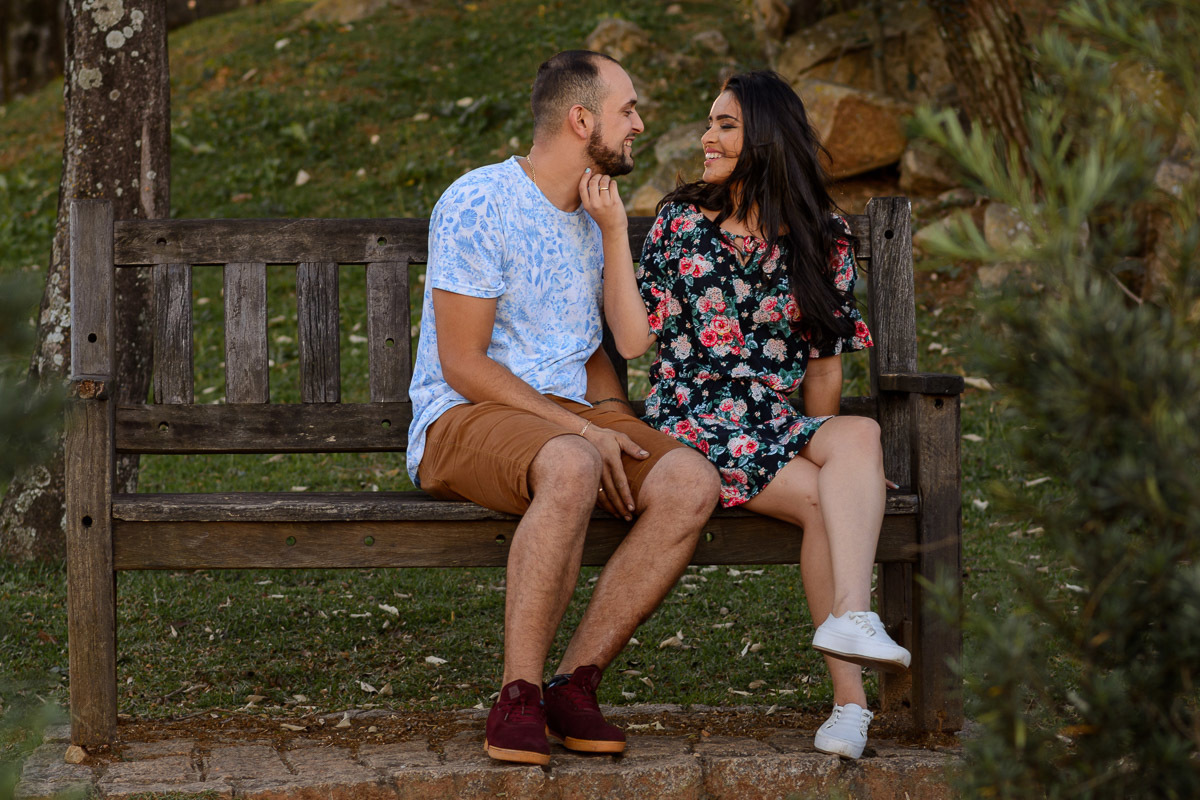 Ensaio pre wedding jardim botanico jundiai, Ensaio divertido. Ensaio com amor, sintonia, casal em sinotonia. Ensaio Casal.