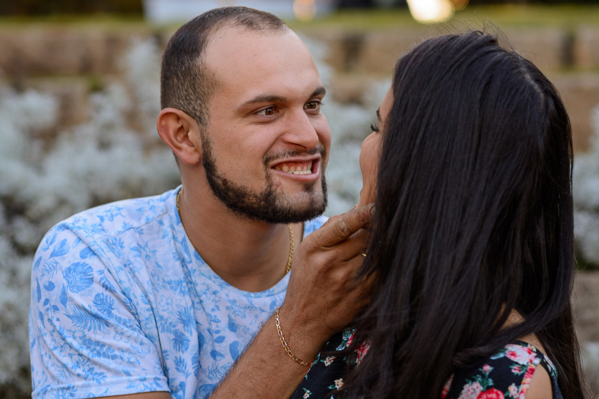 Ensaio pre wedding jardim botanico jundiai, Ensaio divertido. Ensaio com amor, sintonia, casal em sinotonia. Ensaio Casal.